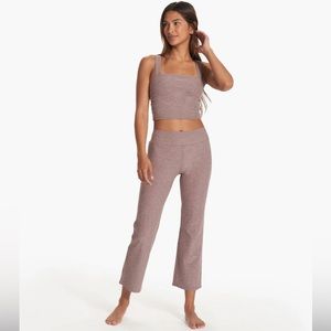 Vuori Mid-Rise Elevation Slim Bootcut Leggings